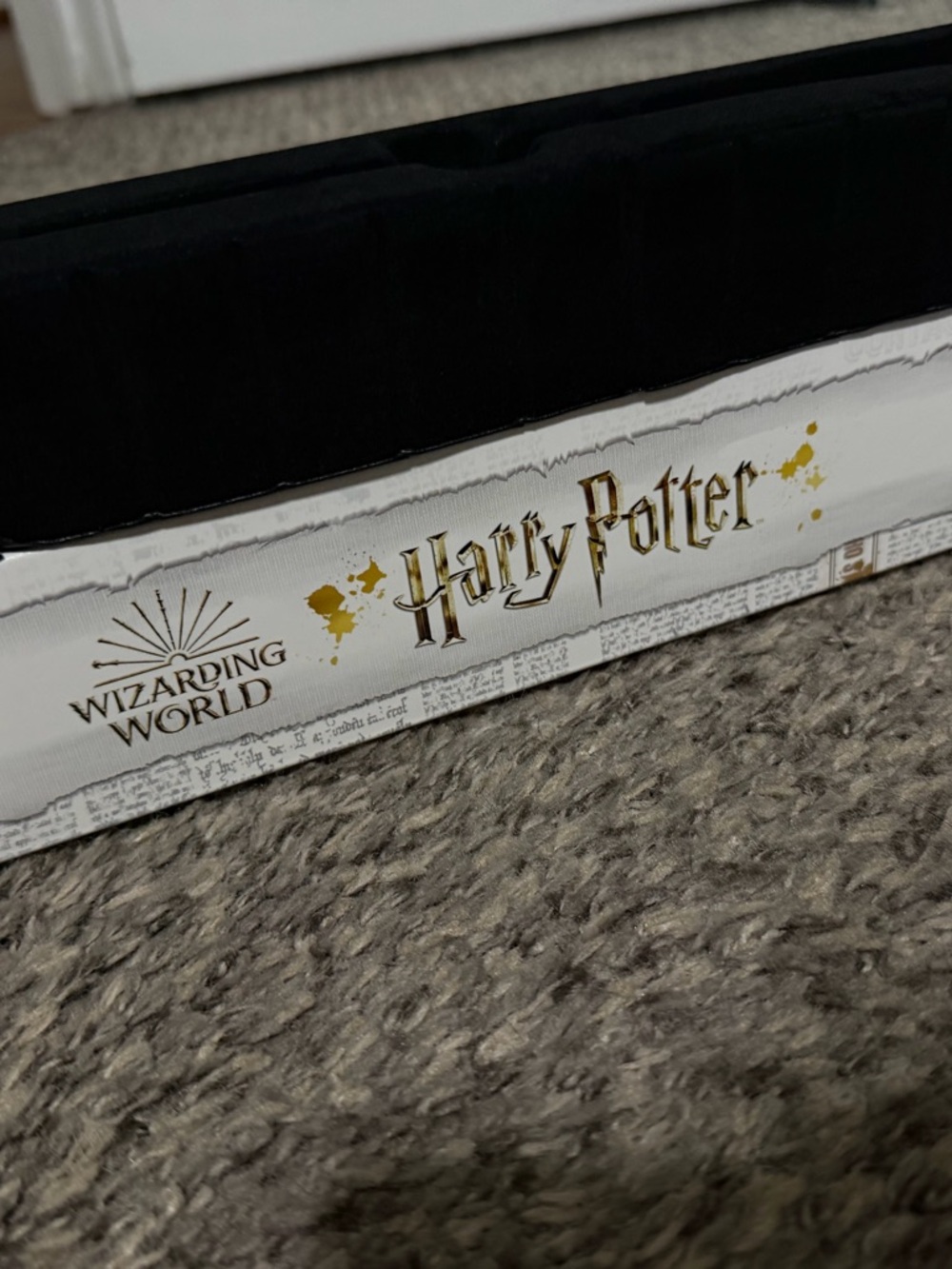 Warner Bros. Harry Potter Gold and Black Wand (blind box) - Picture 3 of 5